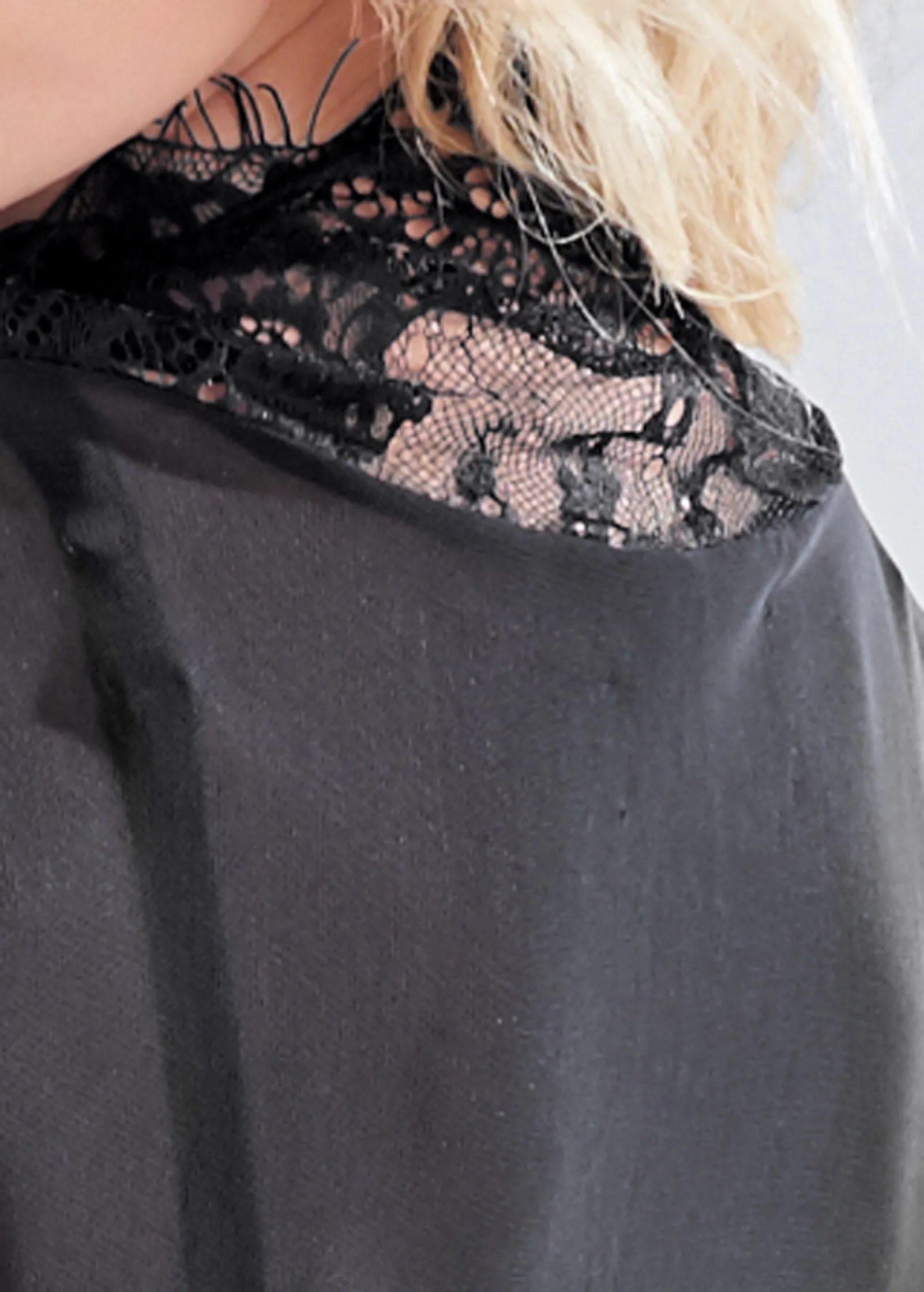 Long Sleeved Maxi Robe - Black